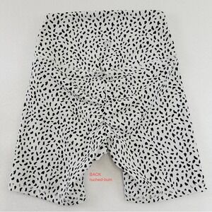 Astoria Activewear White Black Speckled Print Ruched Bum Biker Shorts Small‎